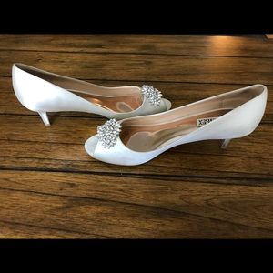 Badgley Mischka ivory gem heels